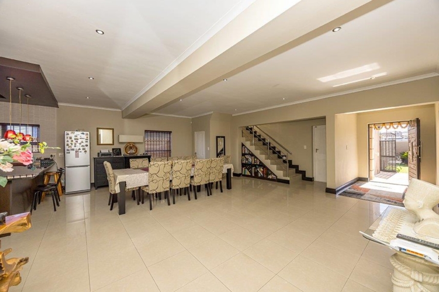 4 Bedroom Property for Sale in Parklands Western Cape